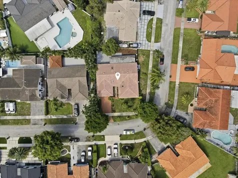 20009 NW 66th Place Hialeah FL 33015