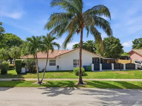 20009 NW 66th Place Hialeah FL 33015