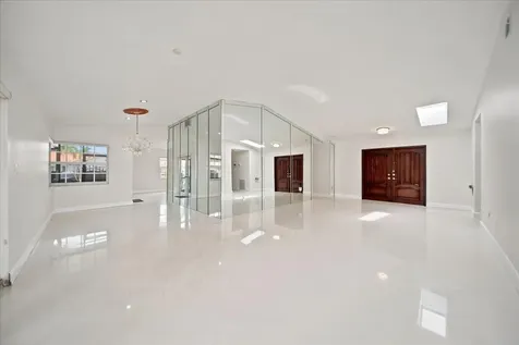 20009 NW 66th Place Hialeah FL 33015