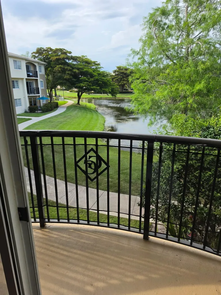 700 S Crestwood Court S Royal Palm Beach FL 33411