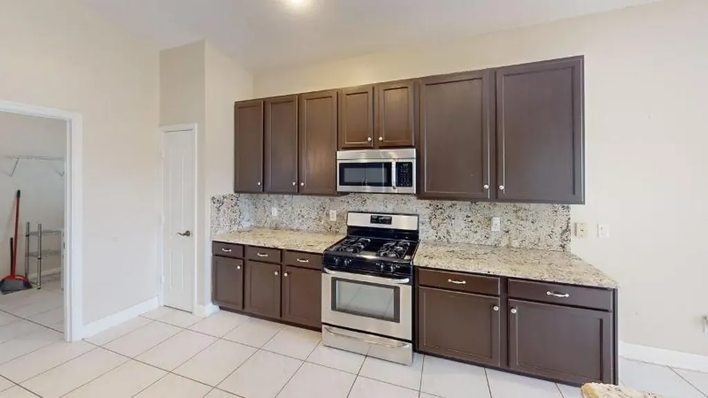 895 SW Lake Charles Circle Port St Lucie FL 34986