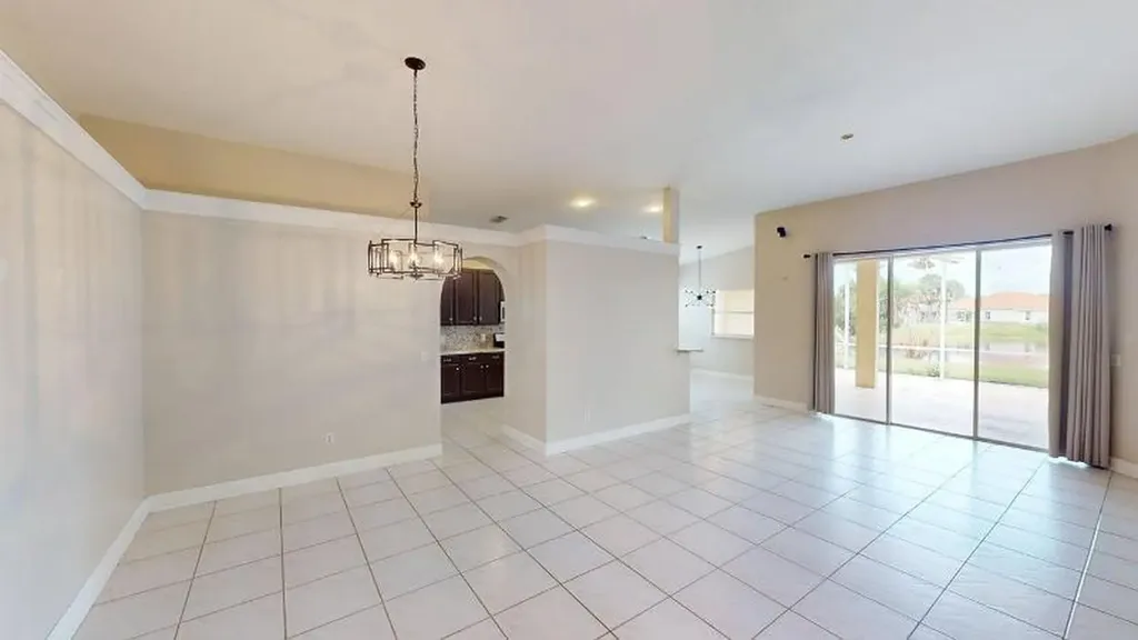 895 SW Lake Charles Circle Port St Lucie FL 34986