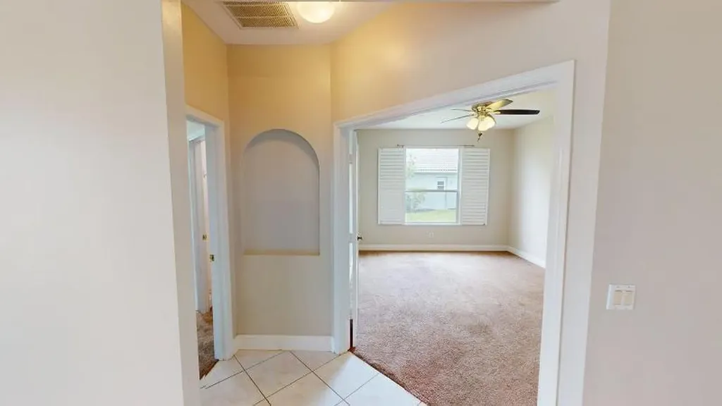 895 SW Lake Charles Circle Port St Lucie FL 34986