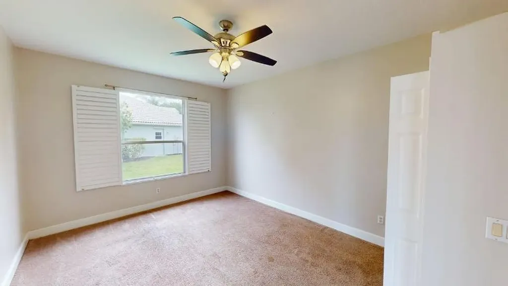 895 SW Lake Charles Circle Port St Lucie FL 34986