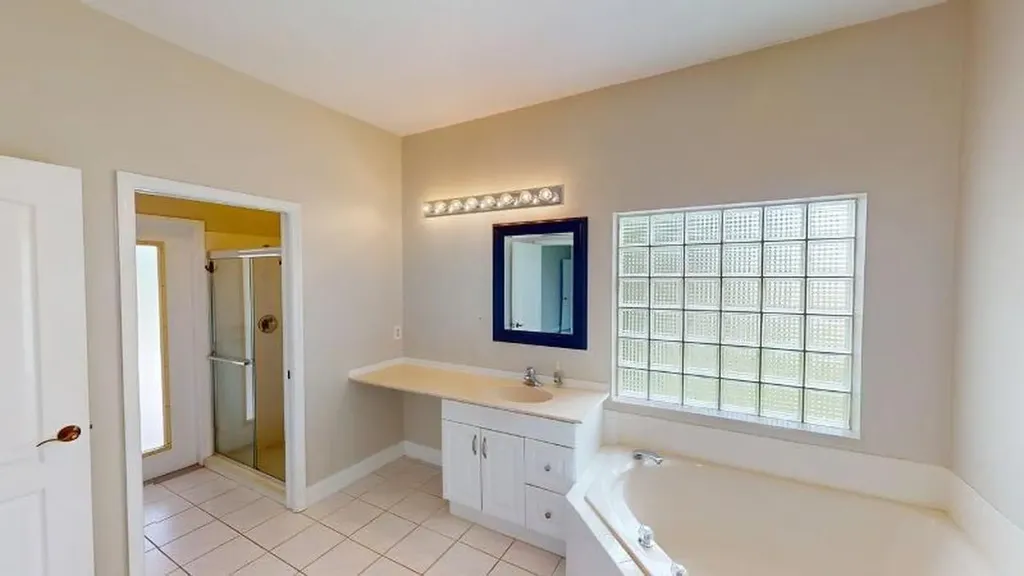 895 SW Lake Charles Circle Port St Lucie FL 34986