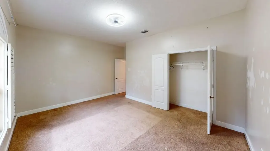 895 SW Lake Charles Circle Port St Lucie FL 34986