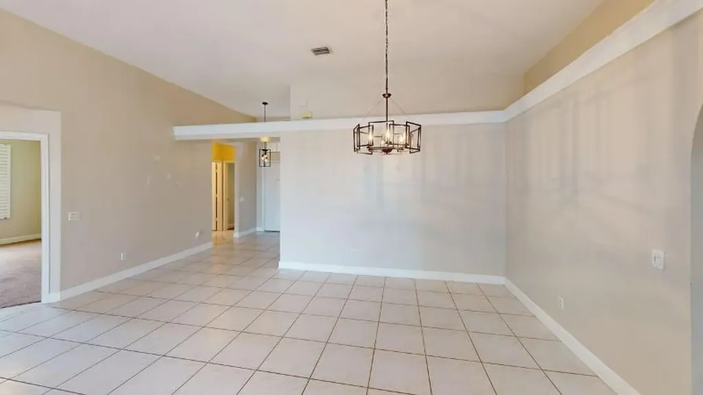 895 SW Lake Charles Circle Port St Lucie FL 34986