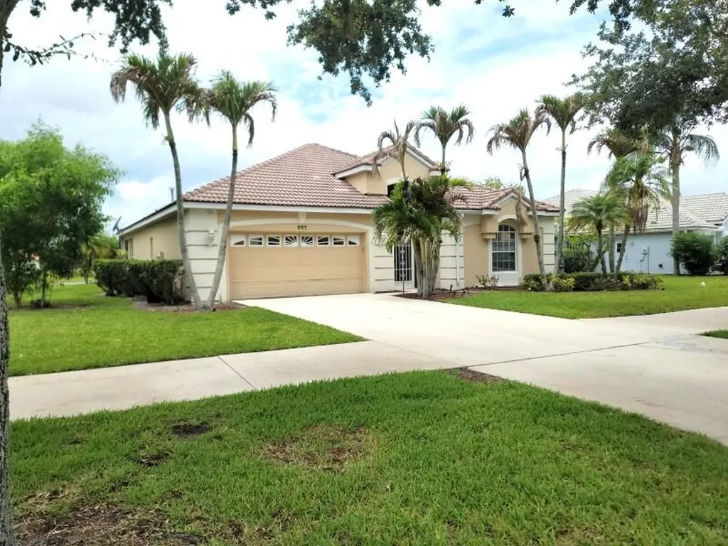 895 SW Lake Charles Circle Port St Lucie FL 34986