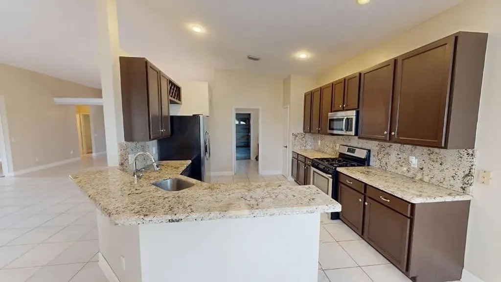 895 SW Lake Charles Circle Port St Lucie FL 34986