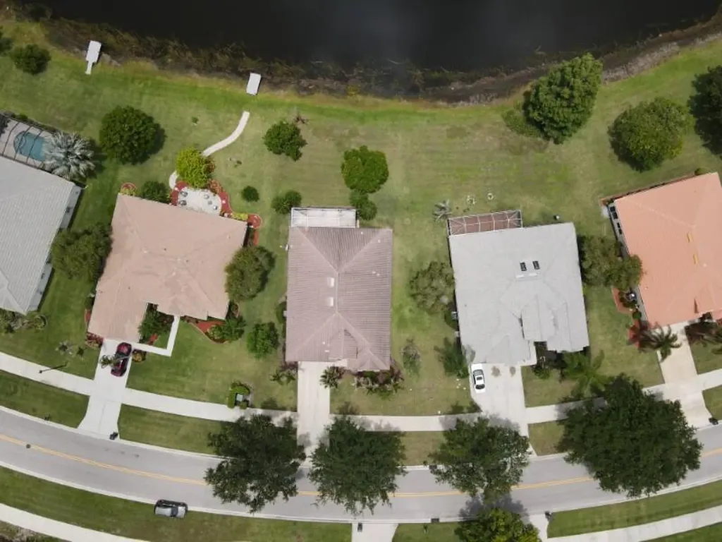 895 SW Lake Charles Circle Port St Lucie FL 34986