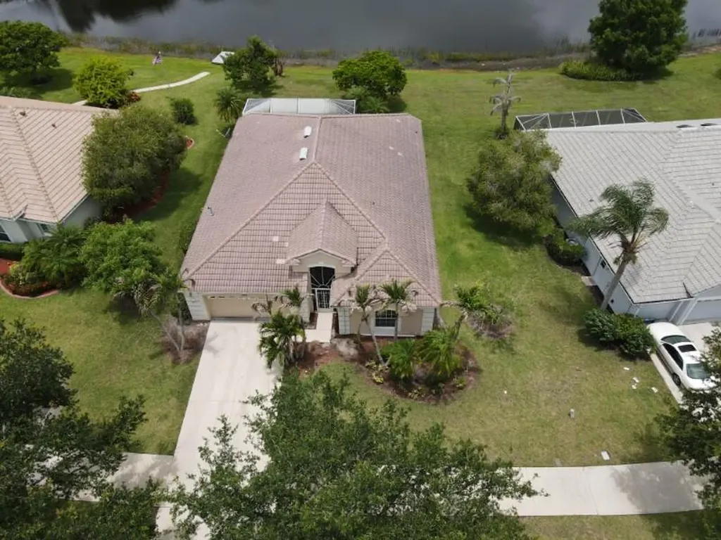 895 SW Lake Charles Circle Port St Lucie FL 34986
