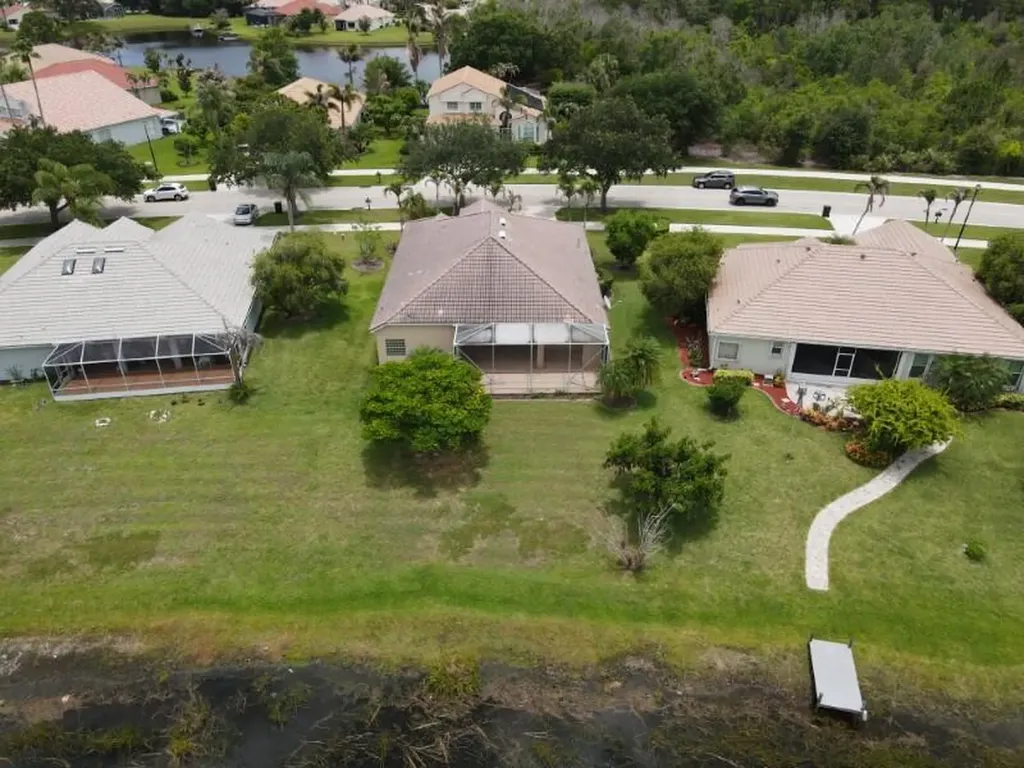 895 SW Lake Charles Circle Port St Lucie FL 34986