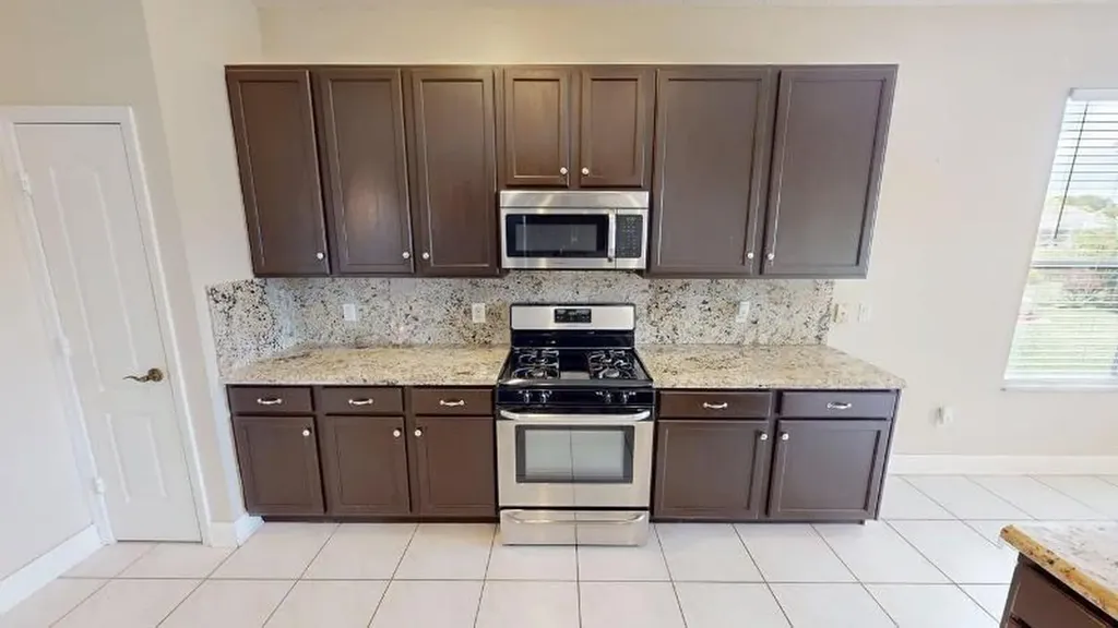895 SW Lake Charles Circle Port St Lucie FL 34986