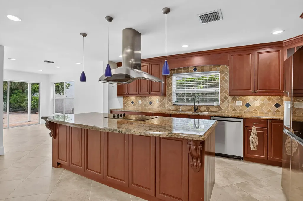 23338 La Vida Way Boca Raton FL 33433