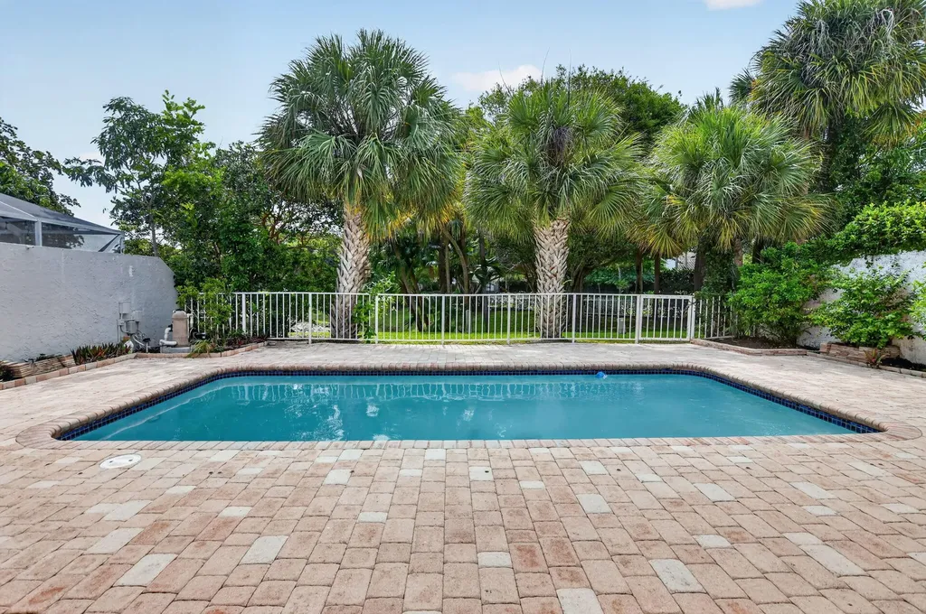 23338 La Vida Way Boca Raton FL 33433
