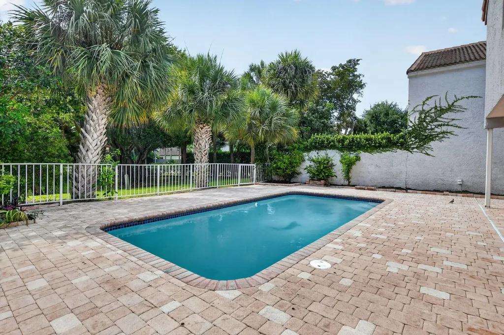 23338 La Vida Way Boca Raton FL 33433