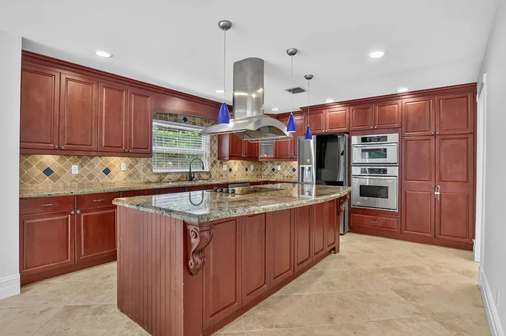 23338 La Vida Way Boca Raton FL 33433