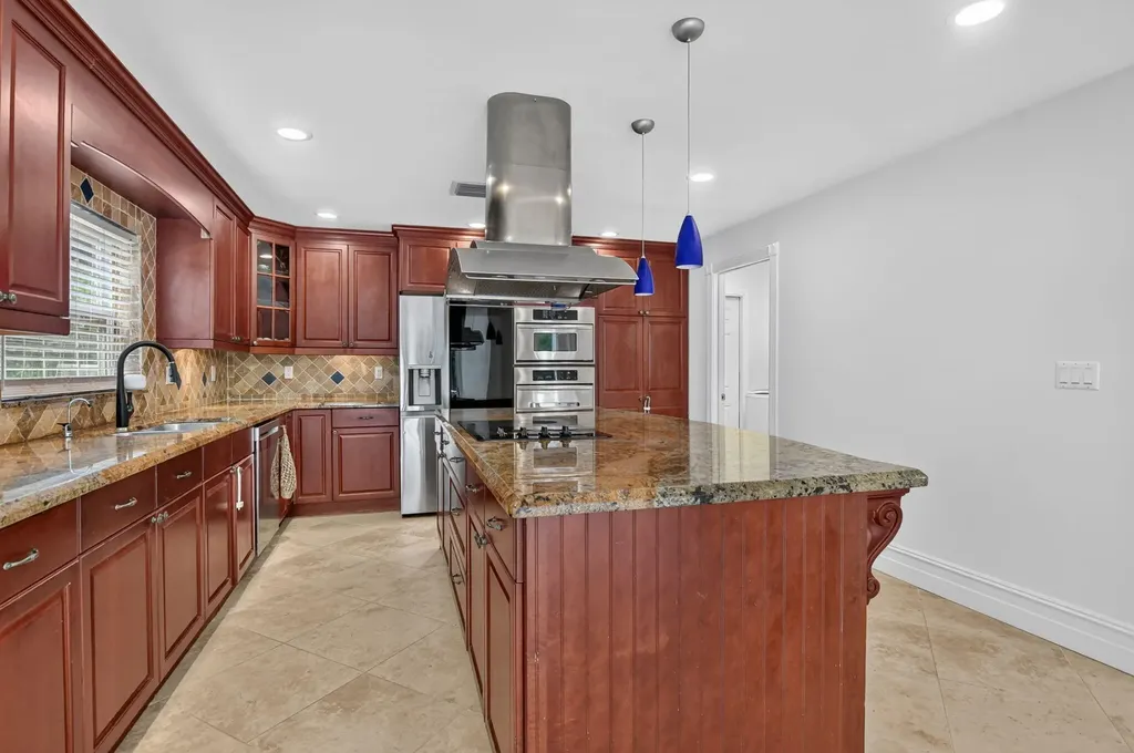 23338 La Vida Way Boca Raton FL 33433