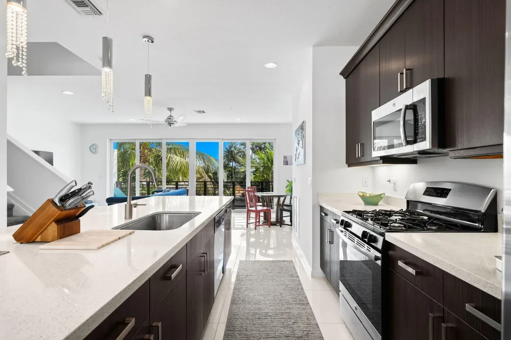 2900 NE 12th Terrace Oakland Park FL 33334