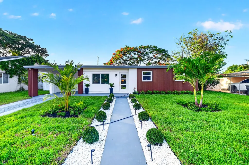 3947 Pensacola Drive Lake Worth FL 33462