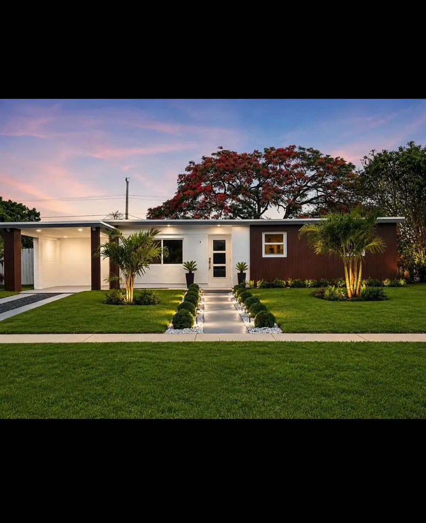 3947 Pensacola Drive Lake Worth FL 33462