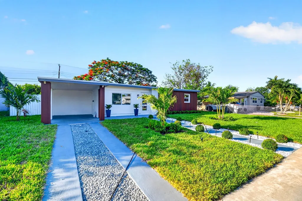 3947 Pensacola Drive Lake Worth FL 33462