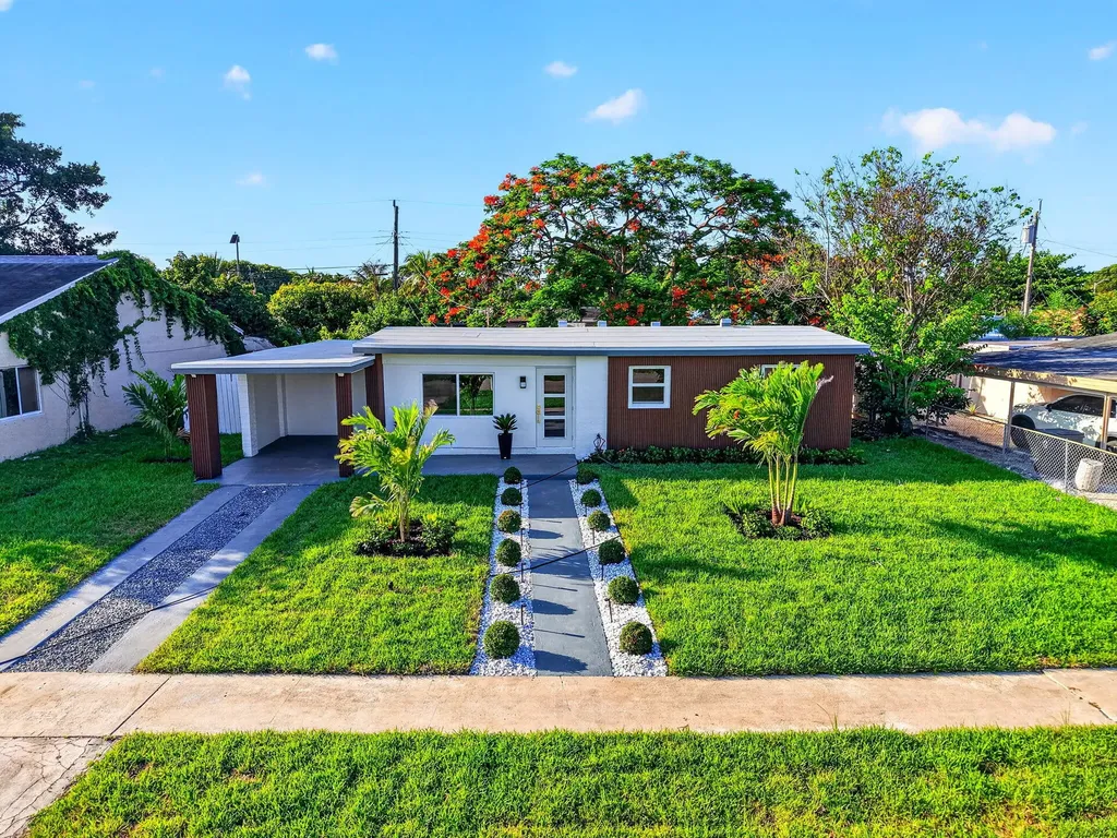 3947 Pensacola Drive Lake Worth FL 33462