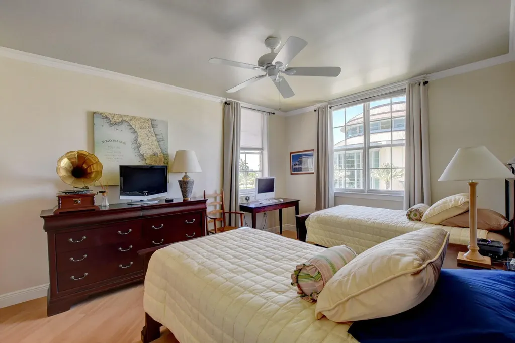 780 S Sapodilla Avenue S West Palm Beach FL 33401