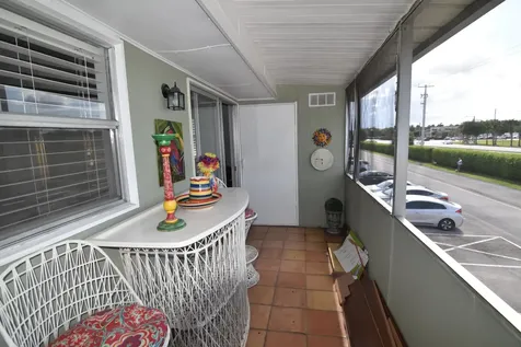 237 Saxony E Delray Beach FL 33446