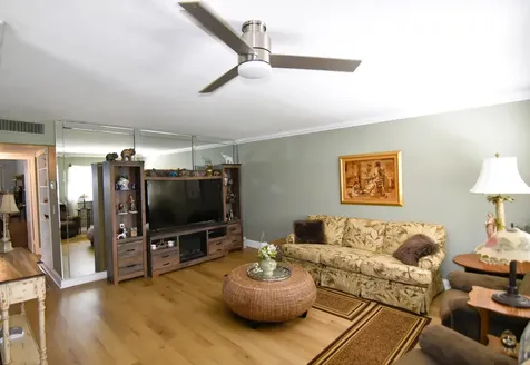 237 Saxony E Delray Beach FL 33446