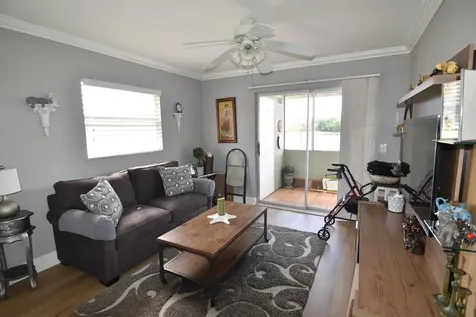 237 Saxony E Delray Beach FL 33446