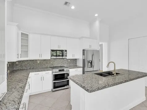 2680 NW 84th Way Pembroke Pines FL 33024