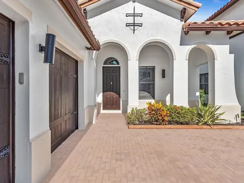 2680 NW 84th Way Pembroke Pines FL 33024