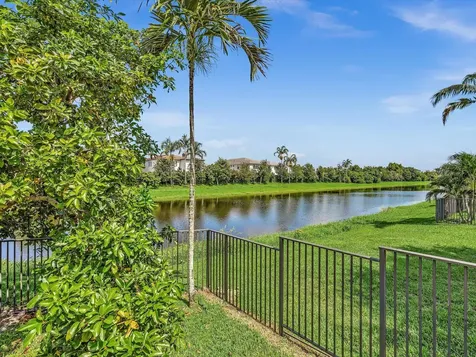 2680 NW 84th Way Pembroke Pines FL 33024