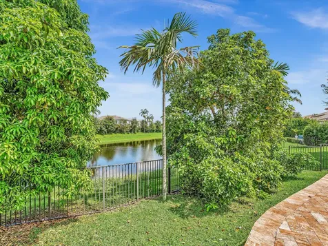 2680 NW 84th Way Pembroke Pines FL 33024