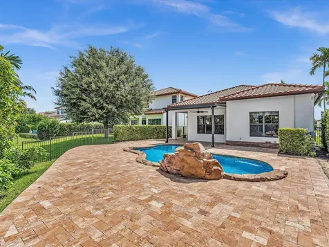 2680 NW 84th Way Pembroke Pines FL 33024