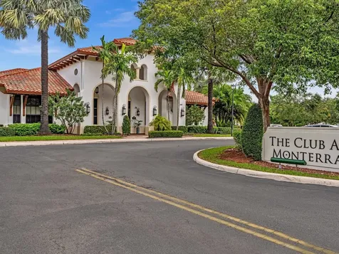 2680 NW 84th Way Pembroke Pines FL 33024