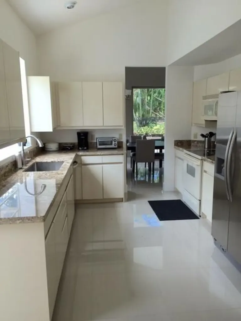 5463 NW 20th Avenue Boca Raton FL 33496