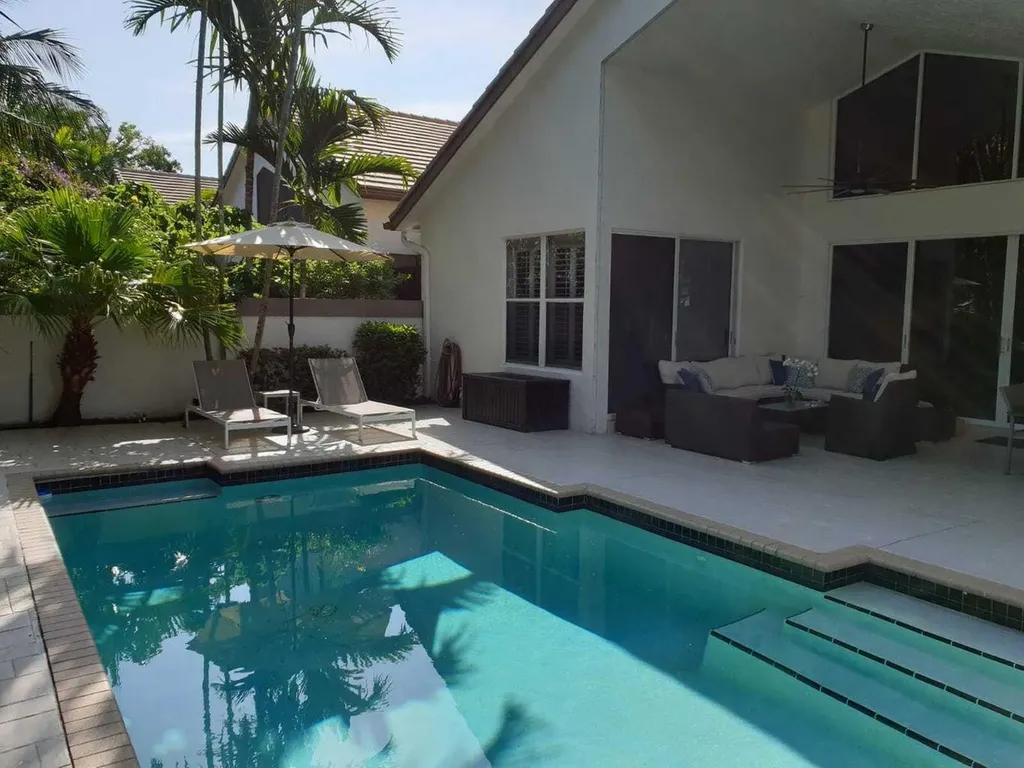 5463 NW 20th Avenue Boca Raton FL 33496