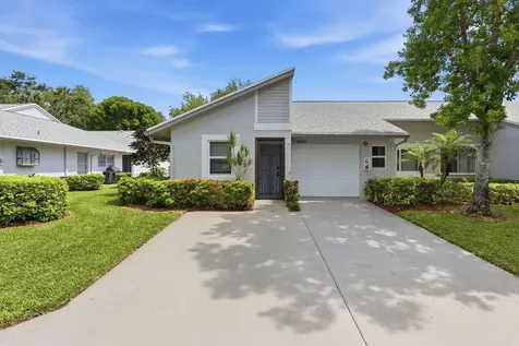 8621 Jasmine Way Boca Raton FL 33496