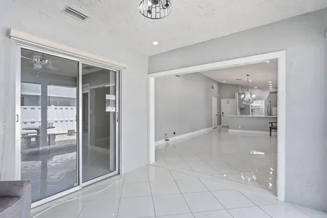 8621 Jasmine Way Boca Raton FL 33496