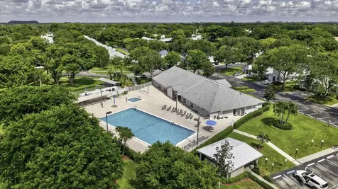 8621 Jasmine Way Boca Raton FL 33496