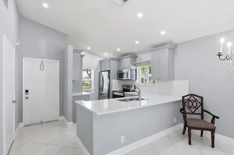 8621 Jasmine Way Boca Raton FL 33496