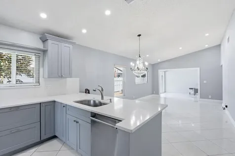 8621 Jasmine Way Boca Raton FL 33496