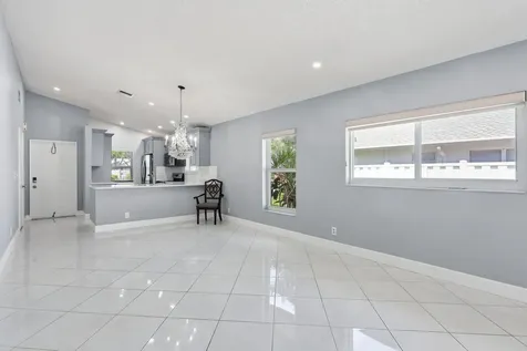 8621 Jasmine Way Boca Raton FL 33496