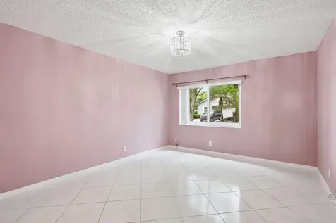 8621 Jasmine Way Boca Raton FL 33496