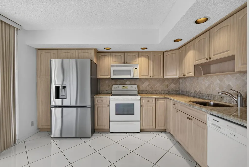 5340 Las Verdes Circle Delray Beach FL 33484