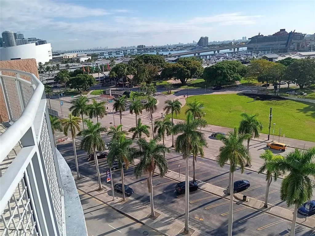 253 NE 2nd Street Miami FL 33132