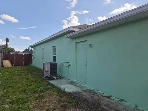 698 Thuringer Street NW Palm Bay FL 32907