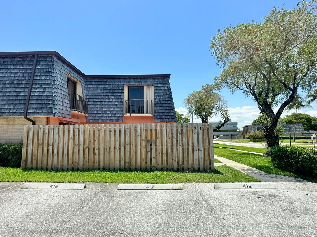 416 Arabian Road Palm Springs FL 33461